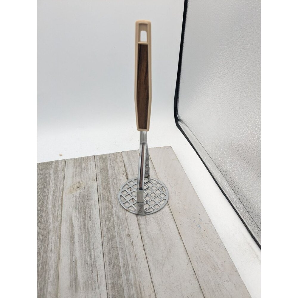 Vintage Potato Vegetable Masher Faux wood Handle Utensil 9 3/4" Japan